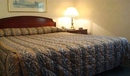 Affordable Suites Charlottesville Extérieur photo