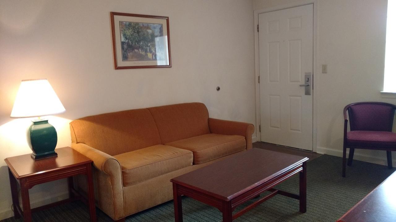 Affordable Suites Charlottesville Extérieur photo
