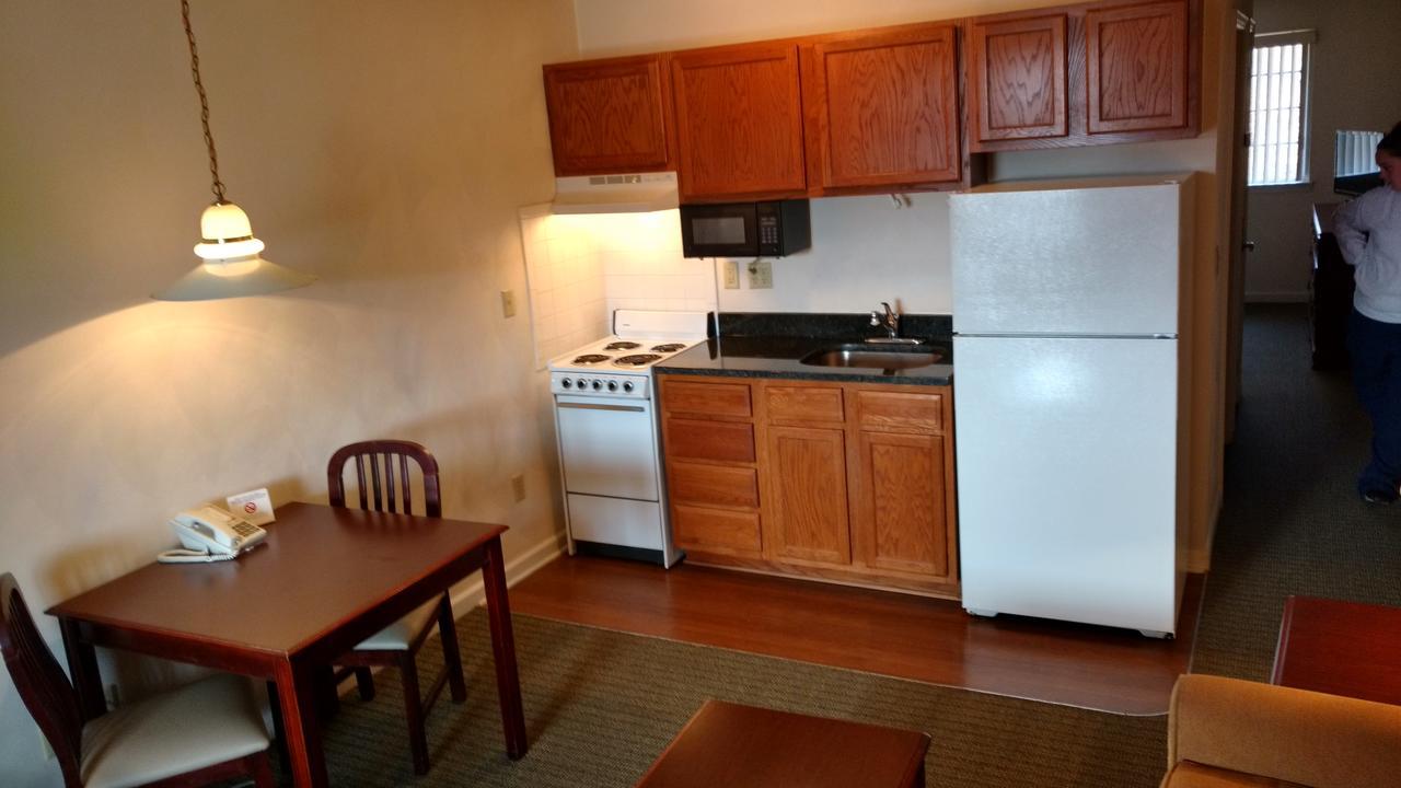 Affordable Suites Charlottesville Extérieur photo