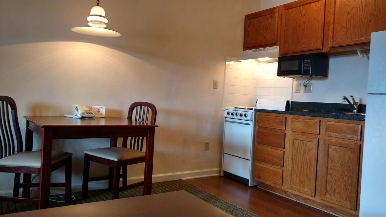 Affordable Suites Charlottesville Extérieur photo