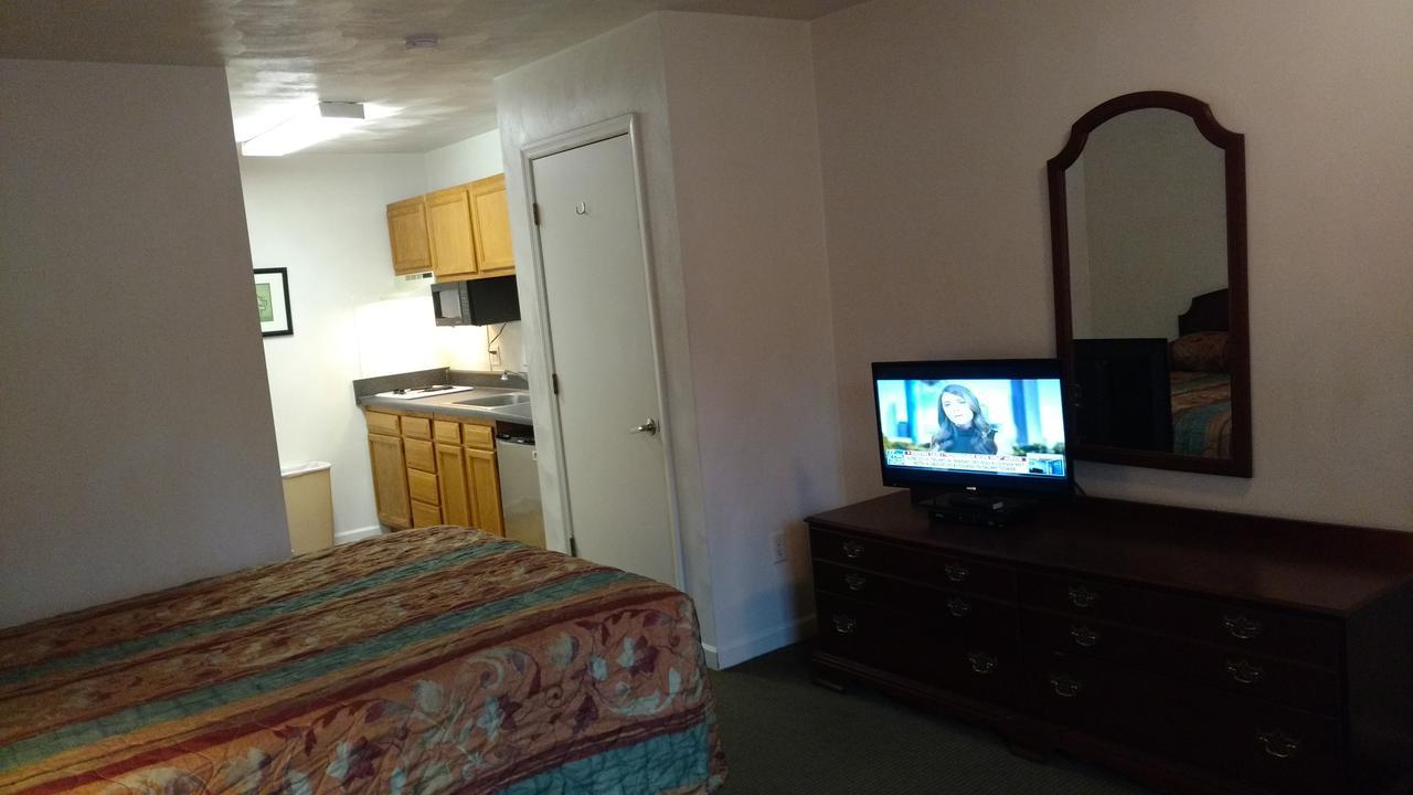 Affordable Suites Charlottesville Extérieur photo